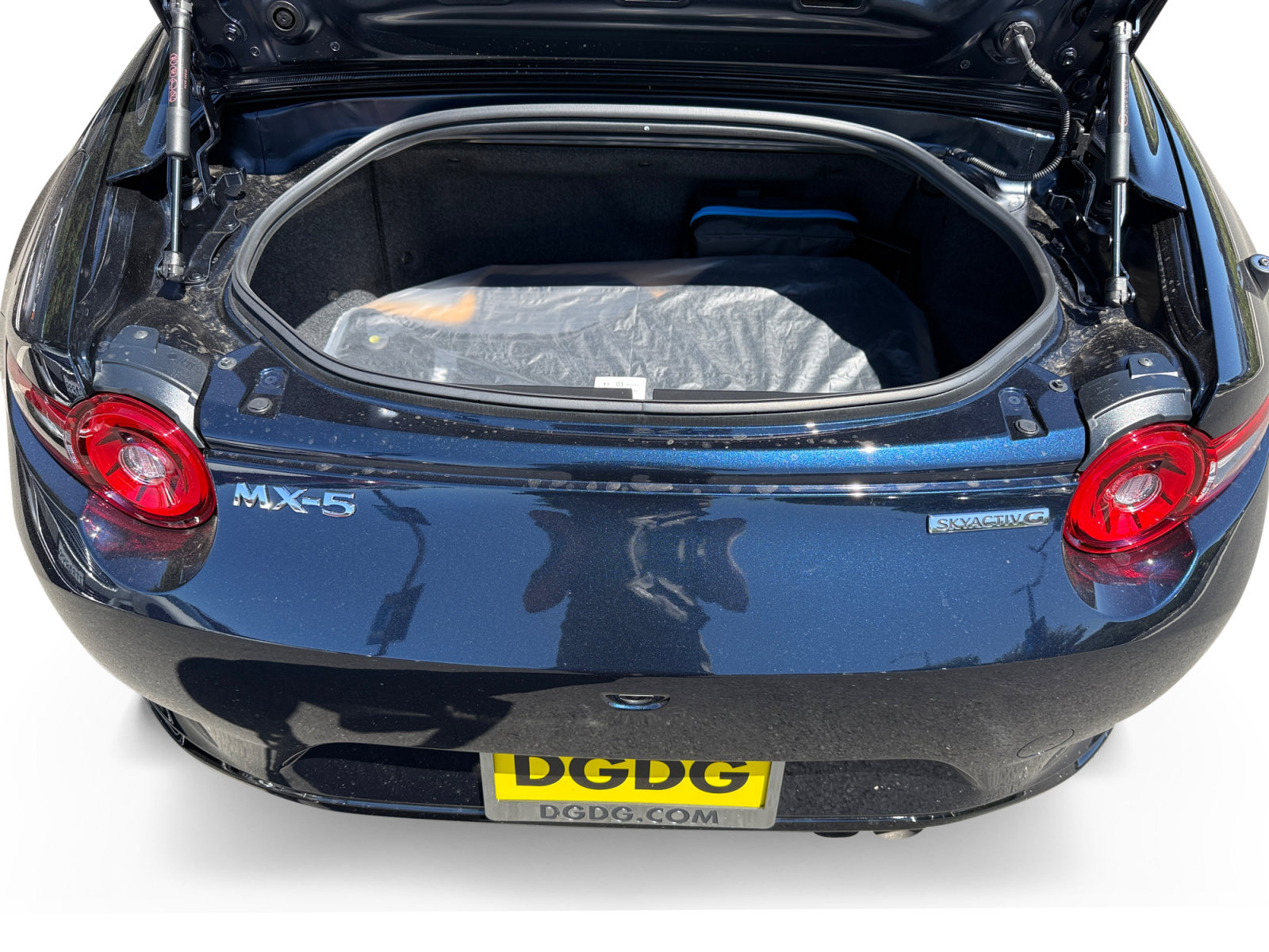 New 2026 MAZDA MX-5 Miata RF Club w/ Interior Package RWD image 16