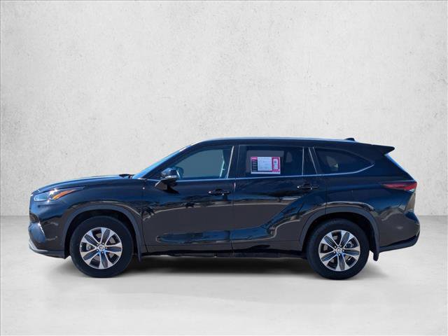 Used 2024 Toyota Highlander XLE image 9