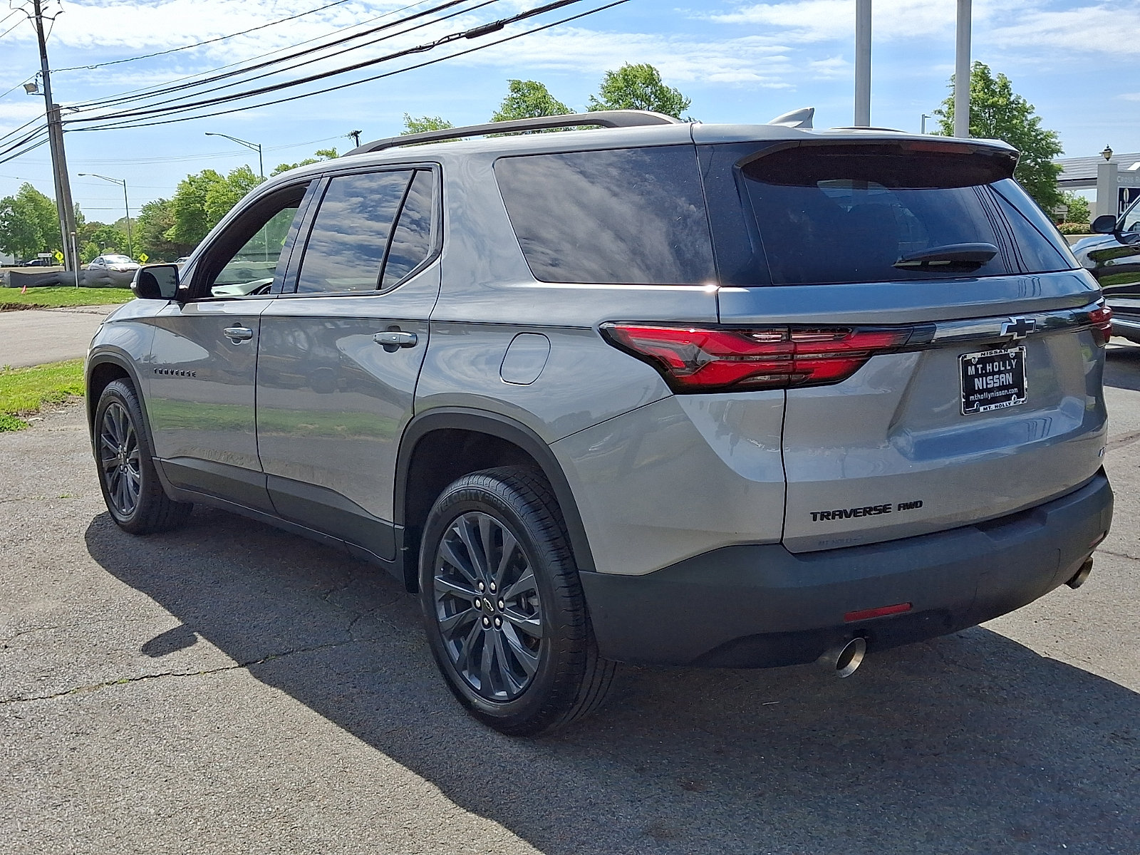 Used 2023 Chevrolet Traverse RS w/ LPO, Floor Liner Package AWD/4WD image 5