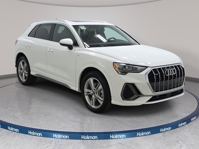 Used 2022 Audi Q3 2.0T Premium w/ Convenience Package AWD/4WD image 4