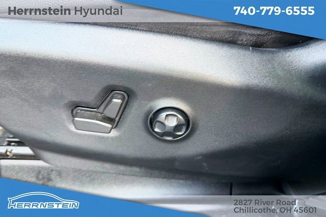 Used 2022 Chrysler Pacifica Touring-L w/ S Appearance Package image 16