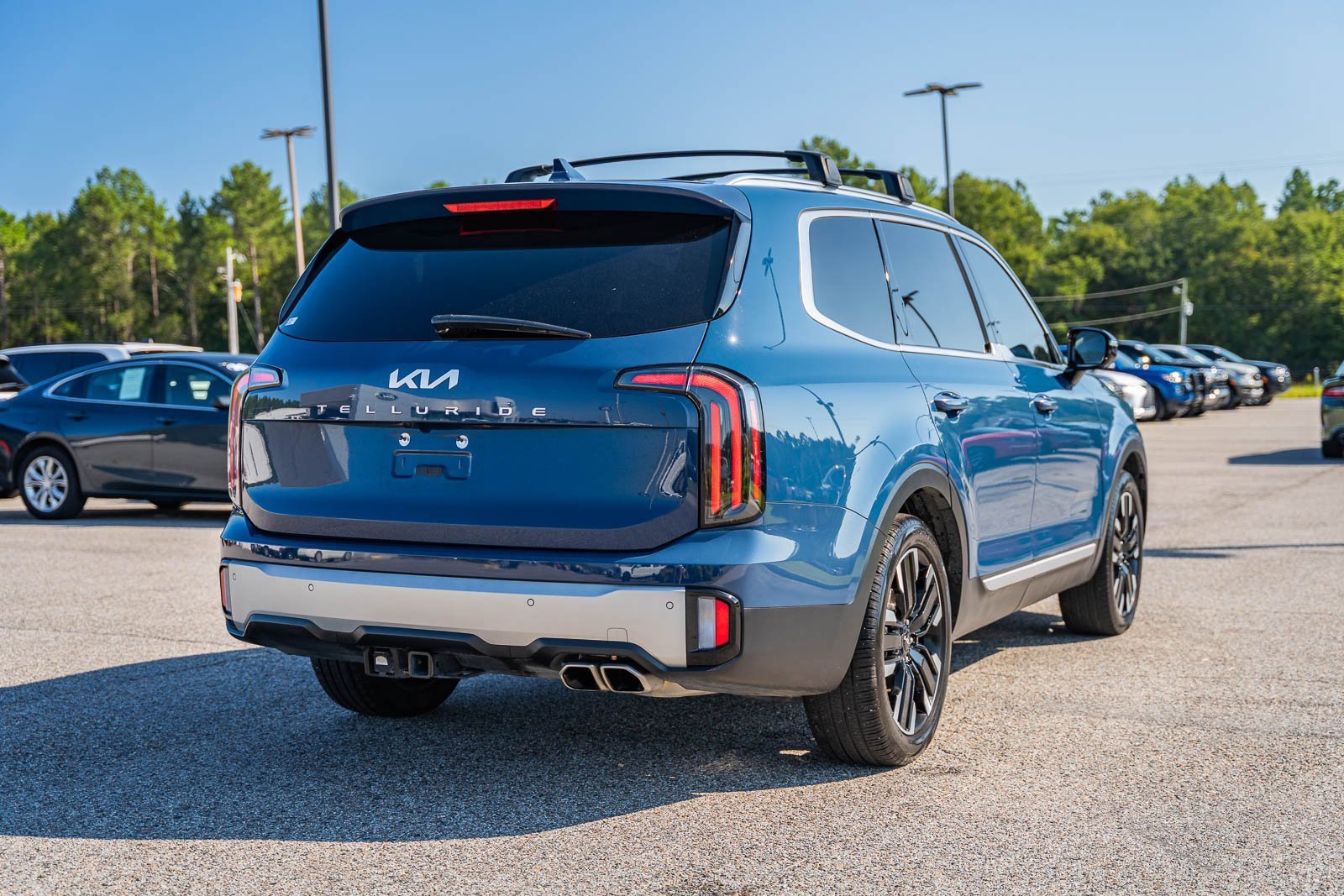 Used 2024 Kia Telluride SX w/ Towing Package image 7