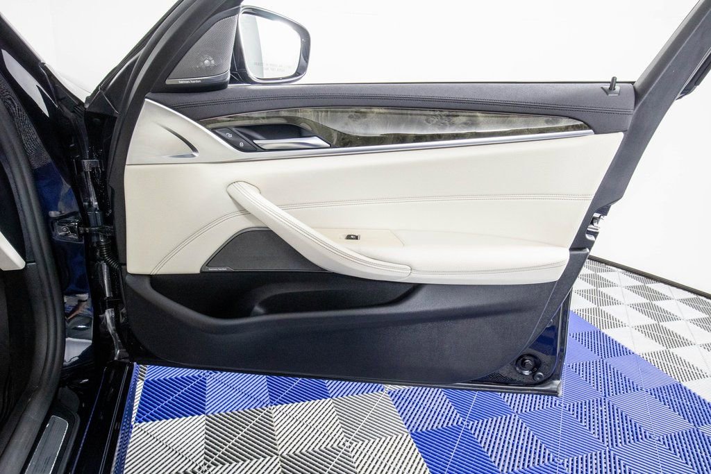 Used 2020 BMW 540i xDrive w/ M Sport Package image 15