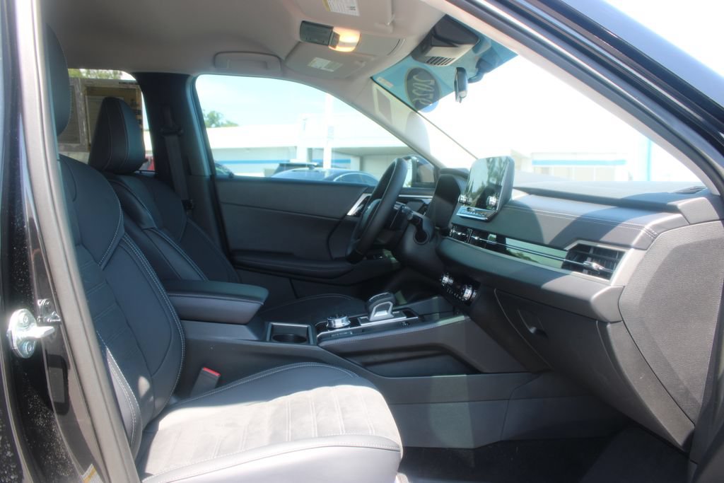 Used 2026 Nissan Rogue SL AWD/4WD image 31