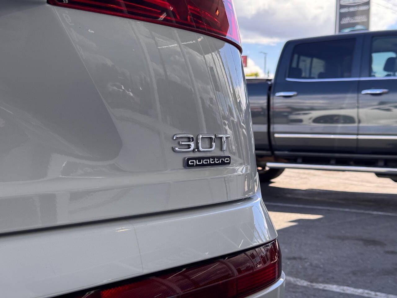 Used 2017 Audi Q7 3.0T Premium Plus AWD/4WD image 7