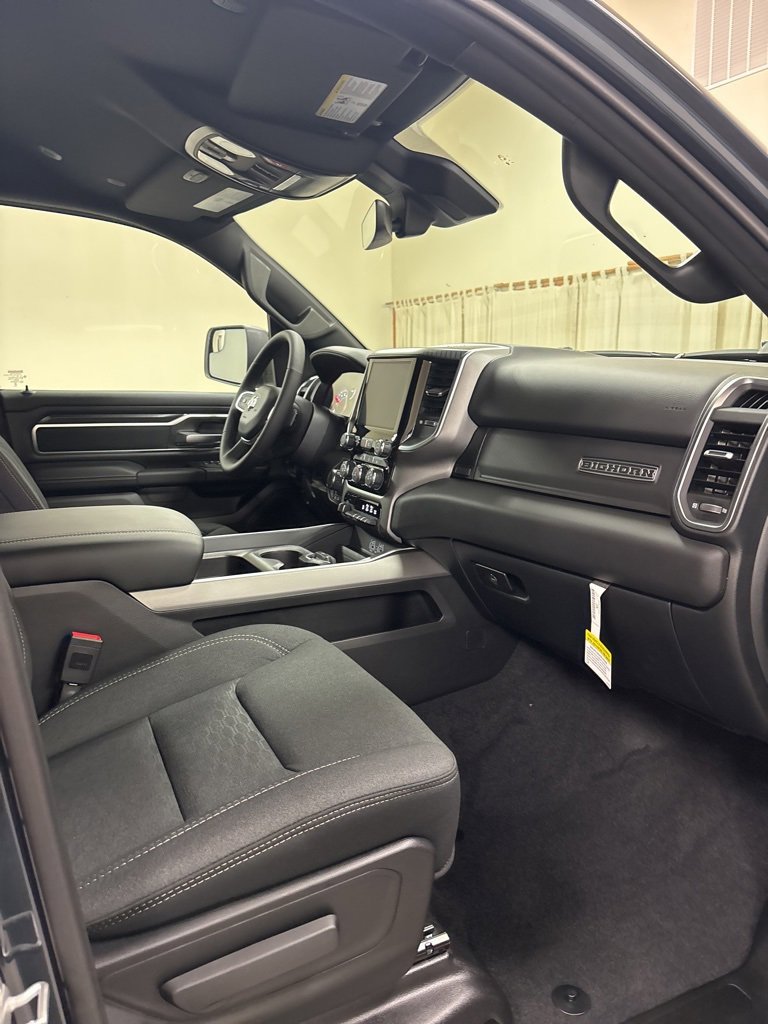New 2026 RAM 1500 4x4 Crew Cab image 27