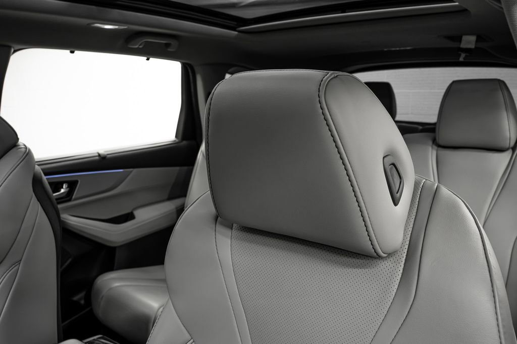 Certified 2023 Acura MDX FWD w/ Technology Package image 38