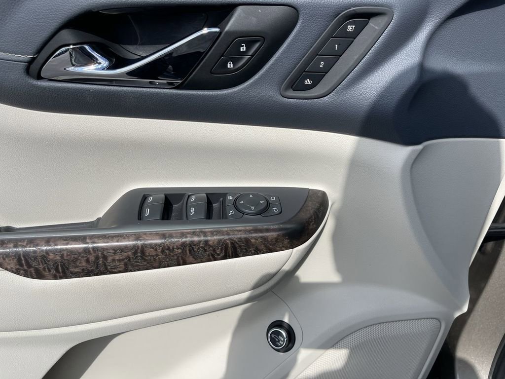 Used 2022 GMC Acadia Denali w/ Denali Ultimate Package image 13