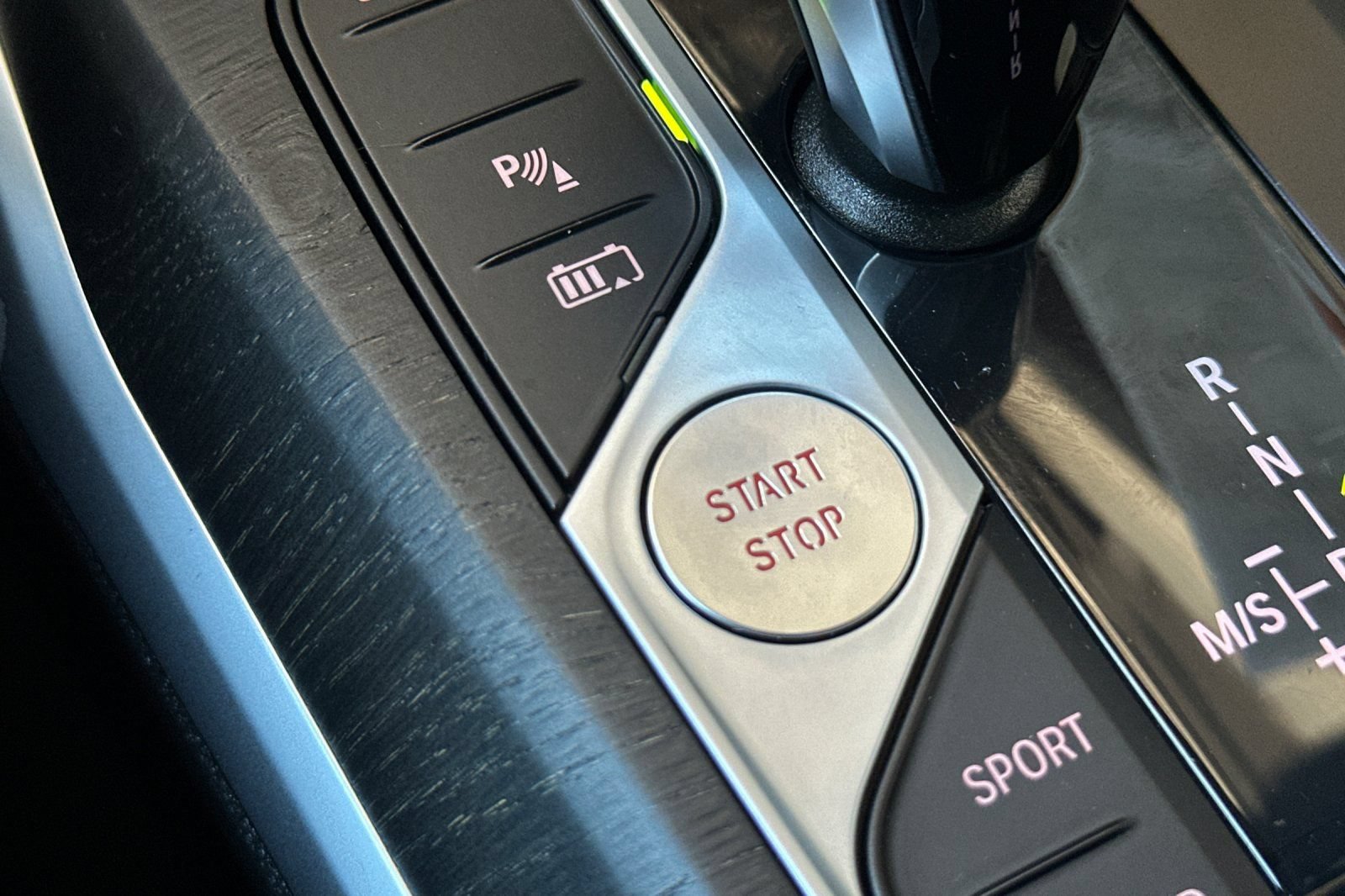 Used 2022 BMW 330e w/ Convenience Package RWD image 21