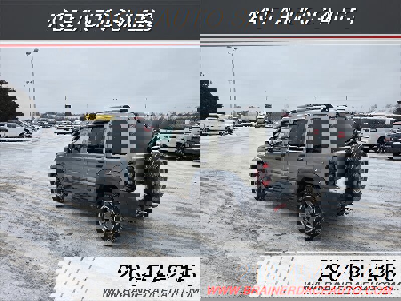 Used 2005 Jeep Liberty Renegade w/ Luxury Group image 3