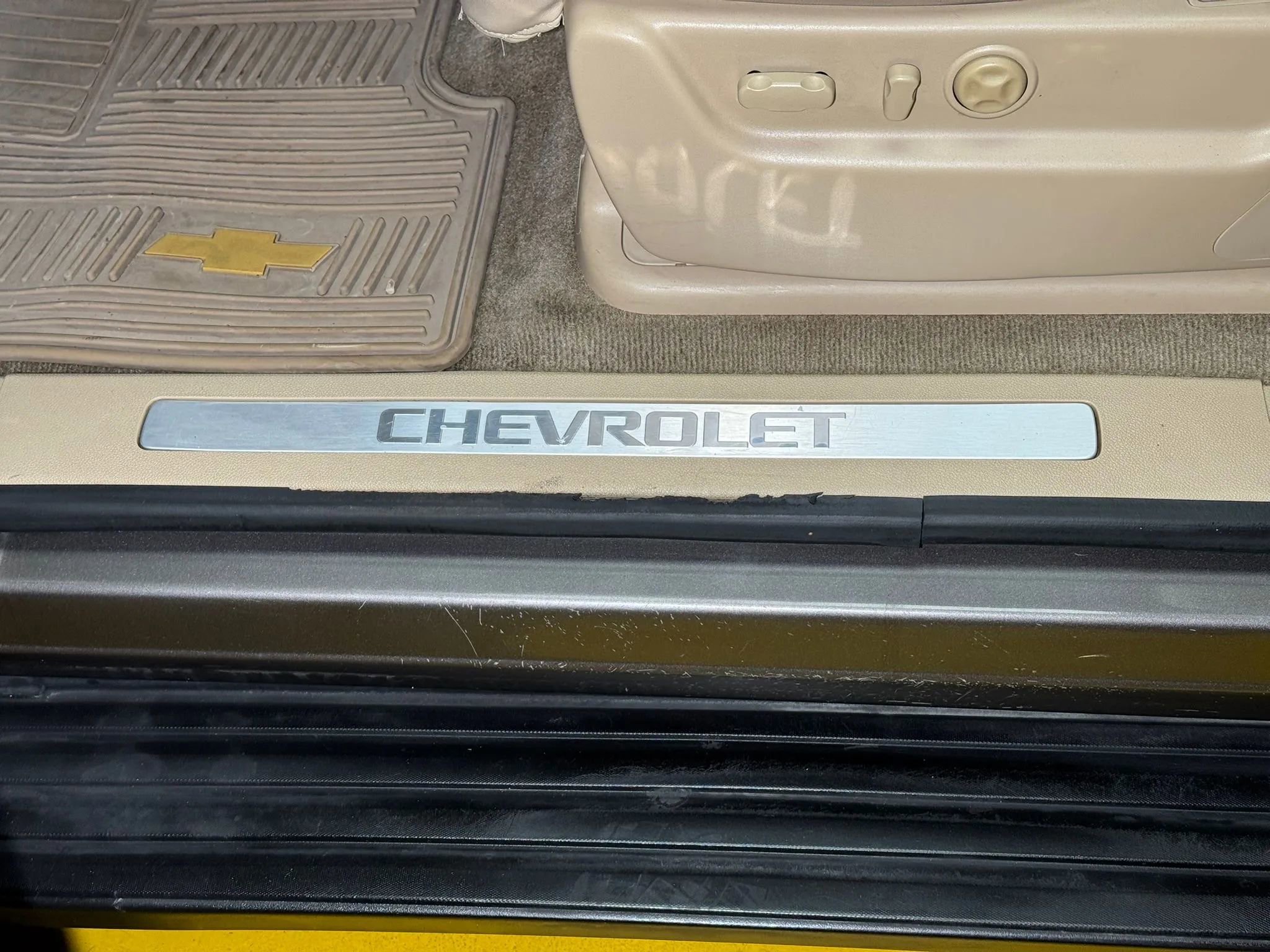 Used 2012 Chevrolet Suburban LTZ image 36