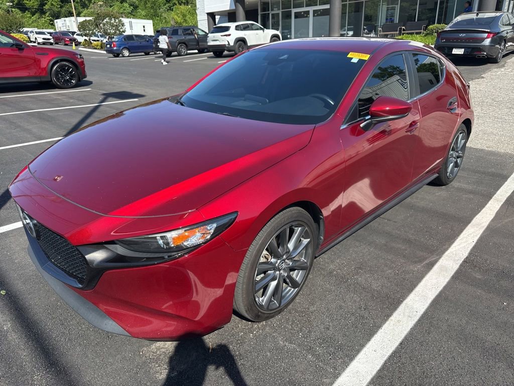 Used 2020 MAZDA MAZDA3 Hatchback w/ Preferred Package FWD image 2