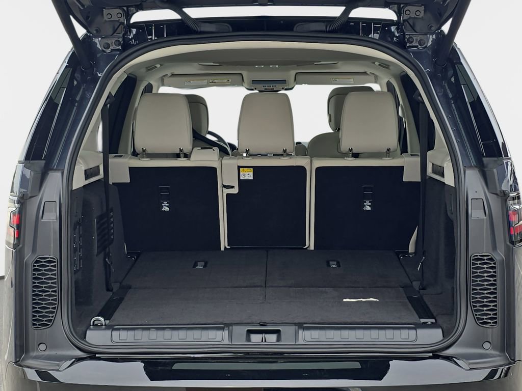New 2026 Land Rover Discovery Limited Edition AWD/4WD image 13