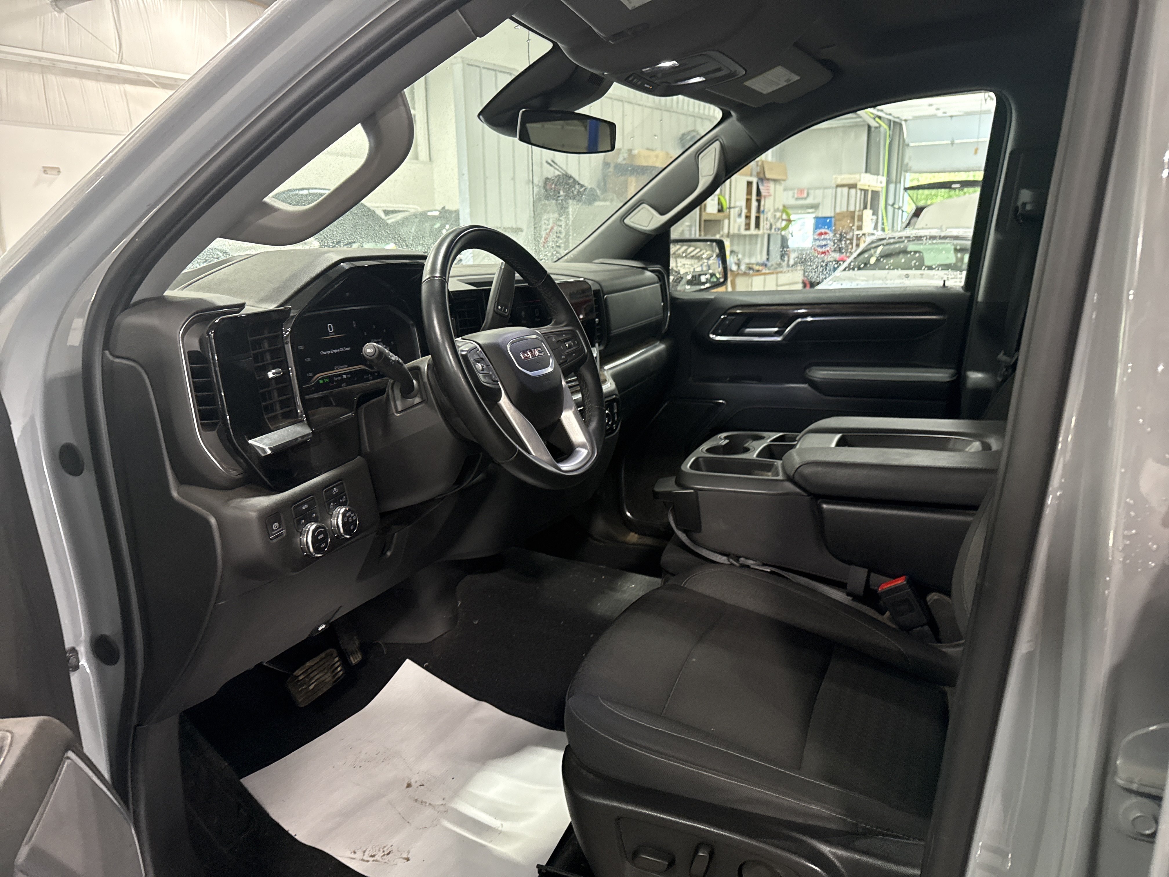 Used 2024 GMC Sierra 1500 Elevation w/ LPO, Elevation Black Package AWD/4WD image 7