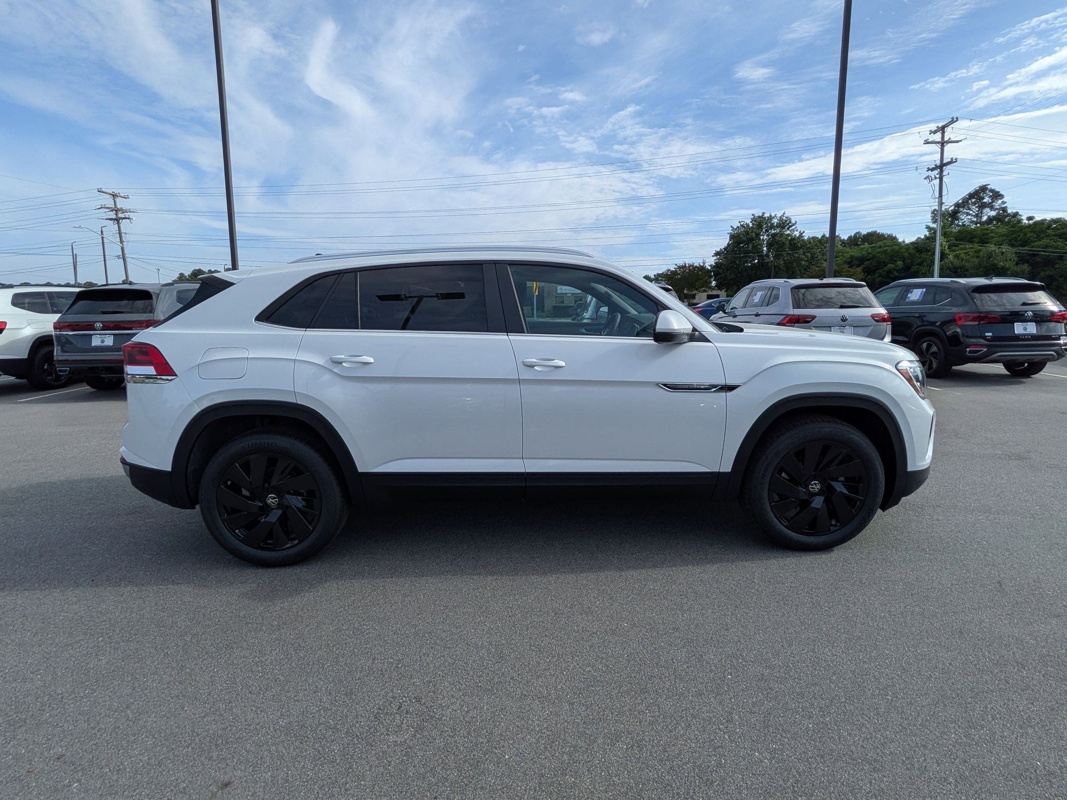 New 2026 Volkswagen Atlas Cross Sport SE AWD/4WD image 2