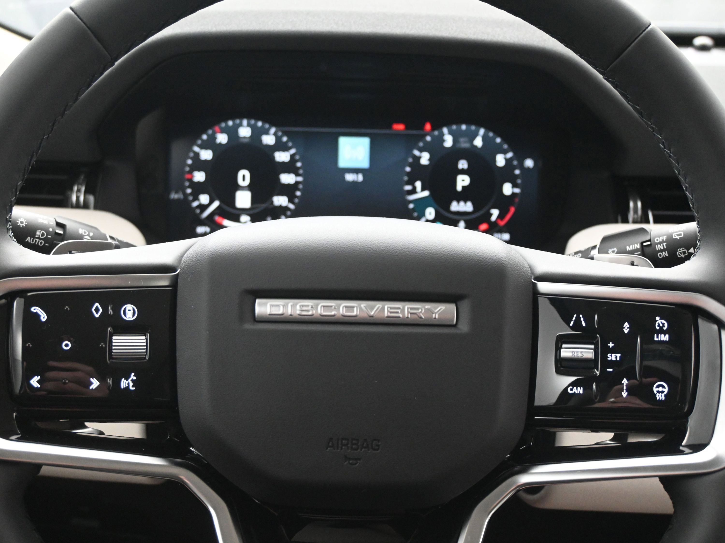 New 2025 Land Rover Discovery Sport S image 17