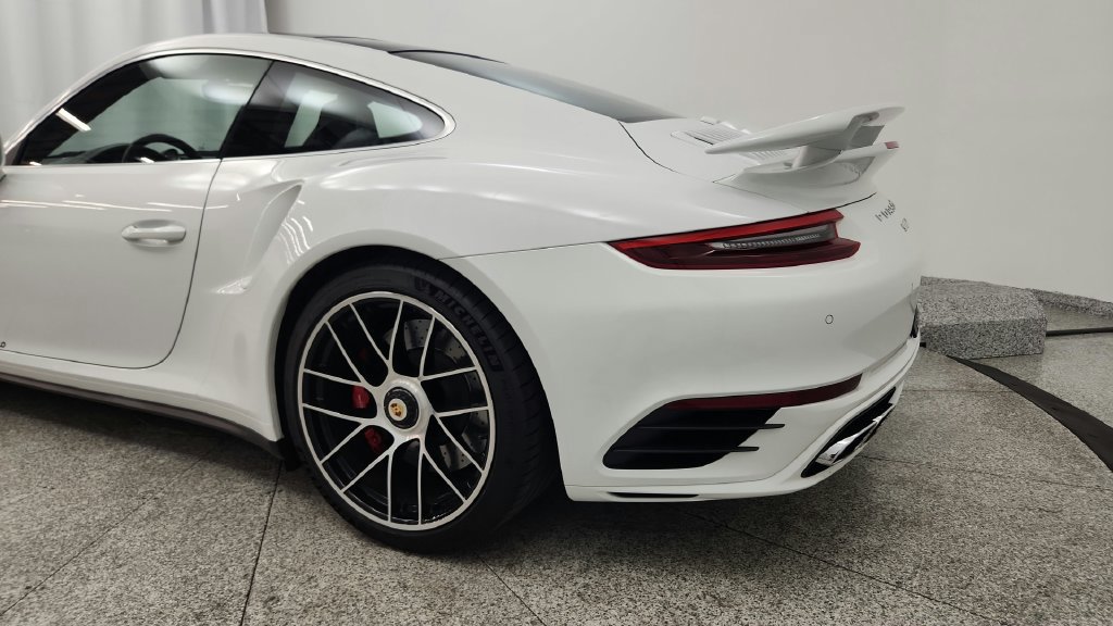 Used 2019 Porsche 911 Turbo AWD/4WD image 17