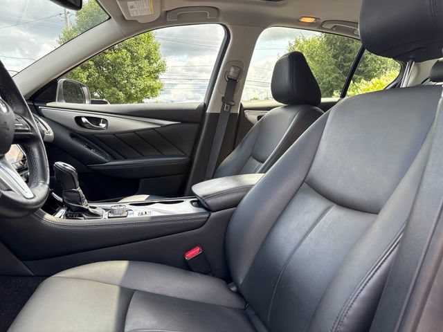 Used 2019 INFINITI Q50 Luxe w/ Essential Package (3.0T Luxe) AWD/4WD image 31