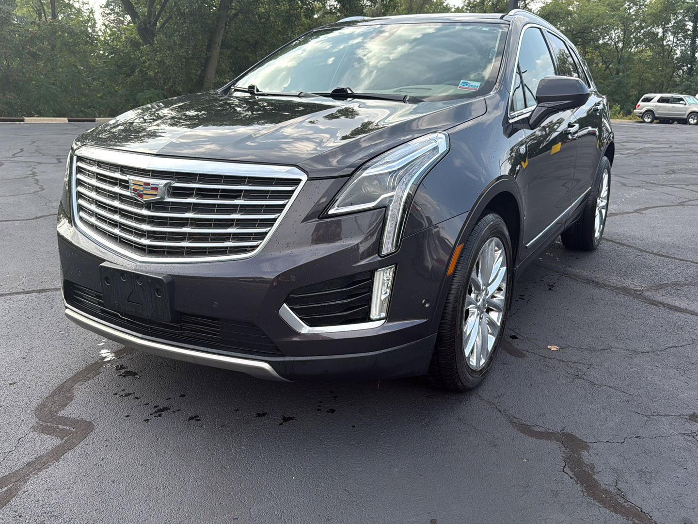Used 2017 Cadillac XT5 Platinum w/ Driver Assist Package AWD/4WD image 1
