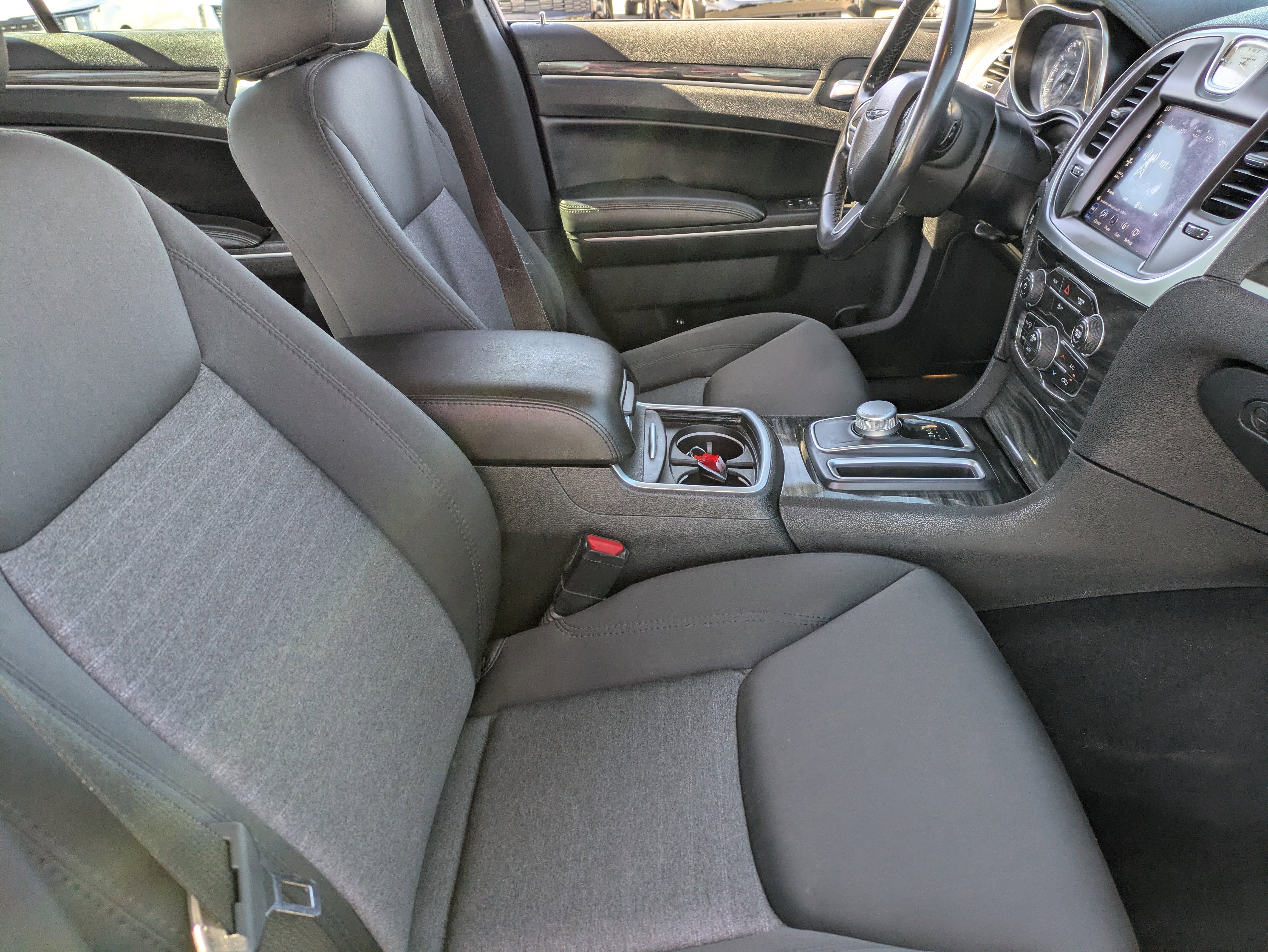 Used 2021 Chrysler 300 Touring image 11