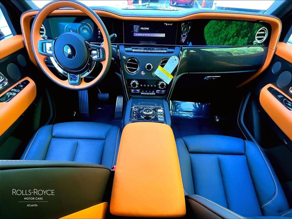 New 2026 Rolls-Royce Cullinan Black Badge image 5