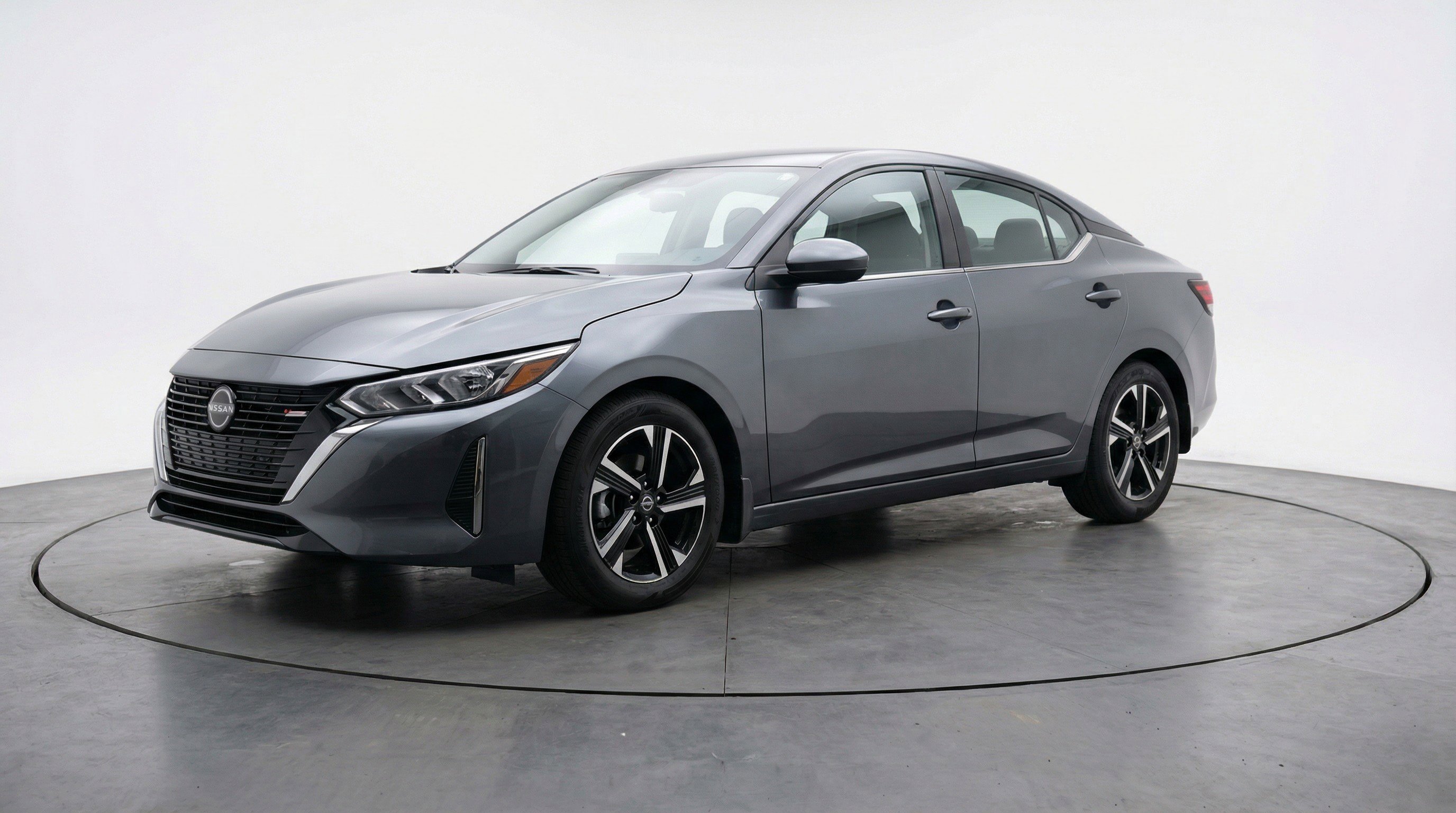 Used 2025 Nissan Sentra SV image 3