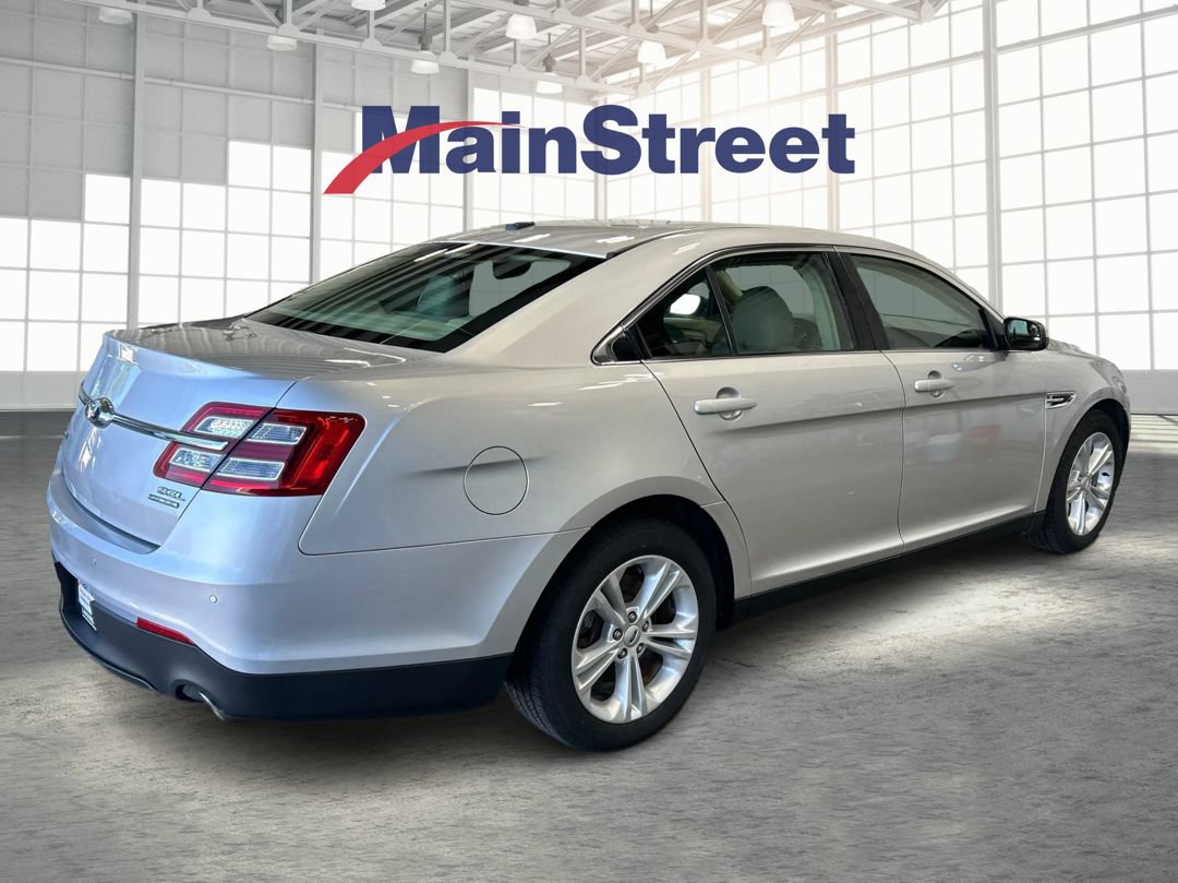 Used 2016 Ford Taurus SEL FWD image 5