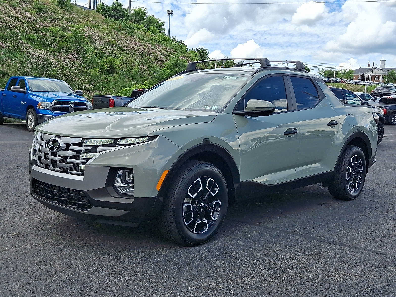 Used 2023 Hyundai Santa Cruz SEL w/ Activity Package AWD/4WD image 3