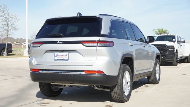New 2026 Jeep Grand Cherokee Laredo X RWD image 9
