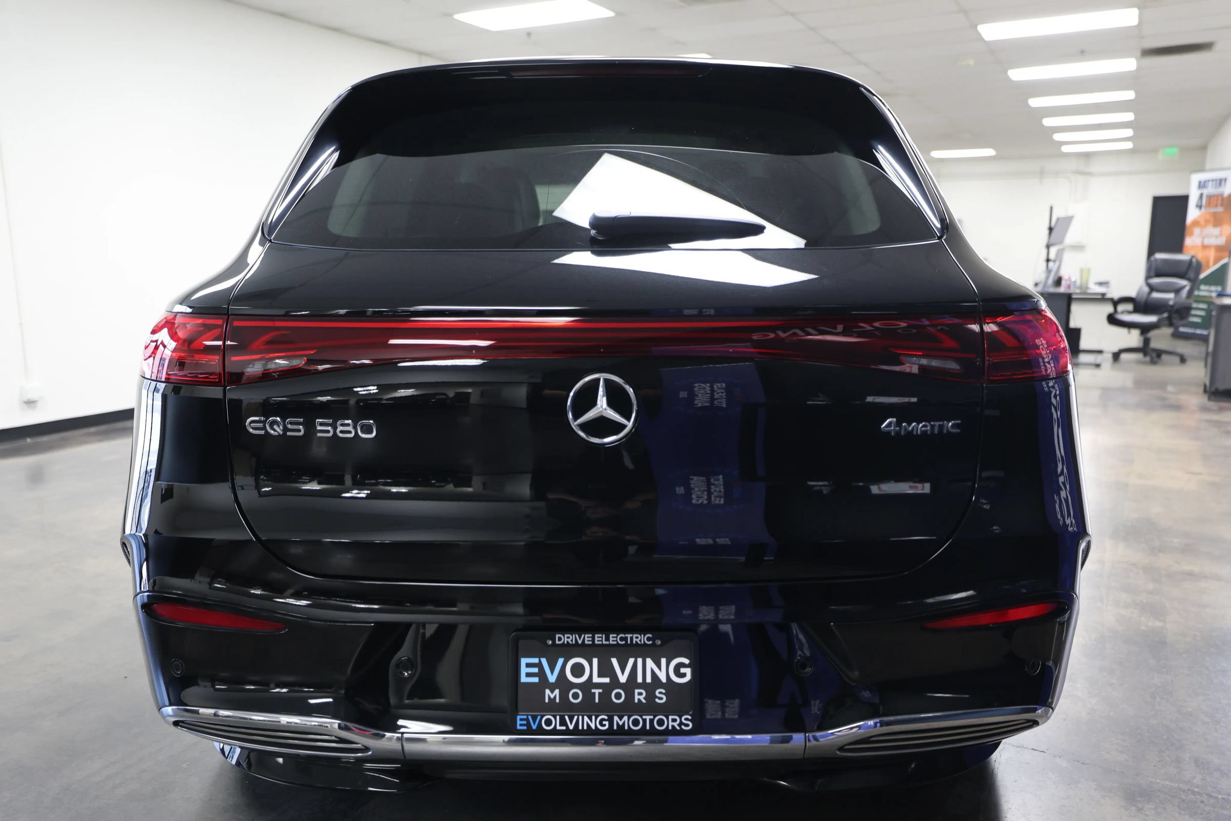 Used 2023 Mercedes-Benz EQS 580 4MATIC SUV image 7