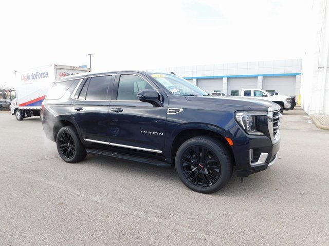 Used 2023 GMC Yukon SLT w/ SLT Luxury Package