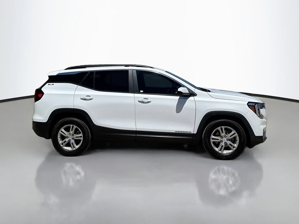 Used 2023 GMC Terrain SLE w/ Driver Convenience Package FWD image 8