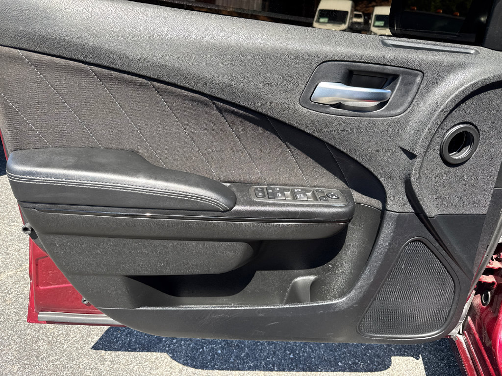 Used 2022 Dodge Charger SXT w/ Blacktop Package RWD image 10