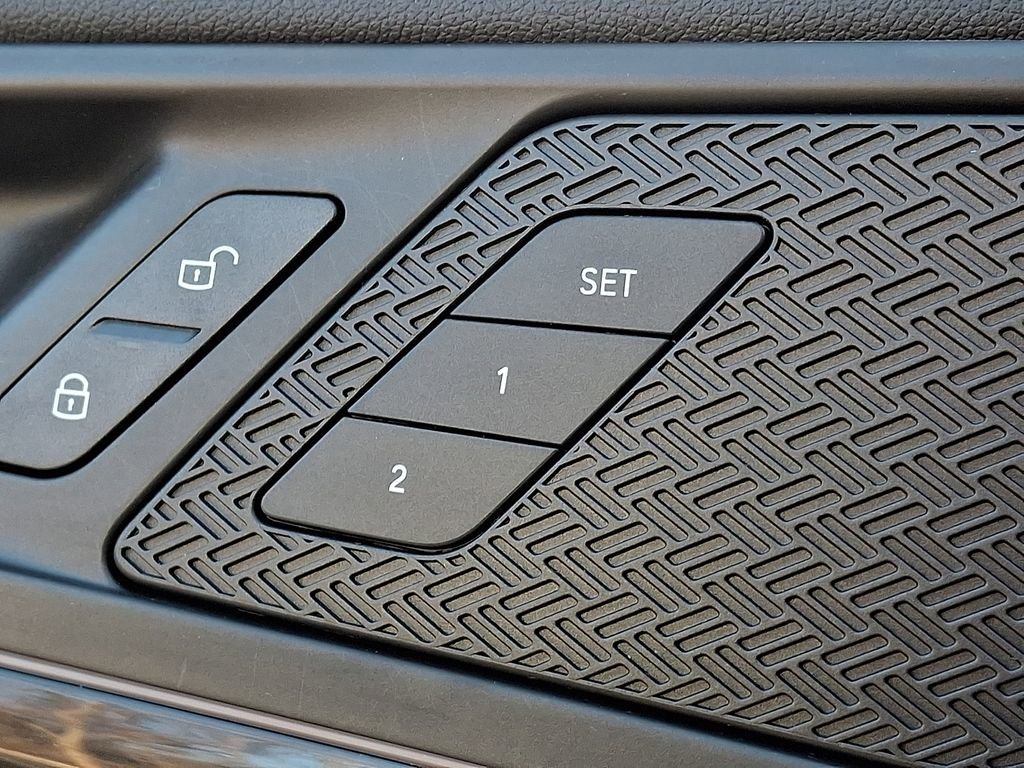 Certified 2023 BMW X1 xDrive28i w/ Convenience Package image 21