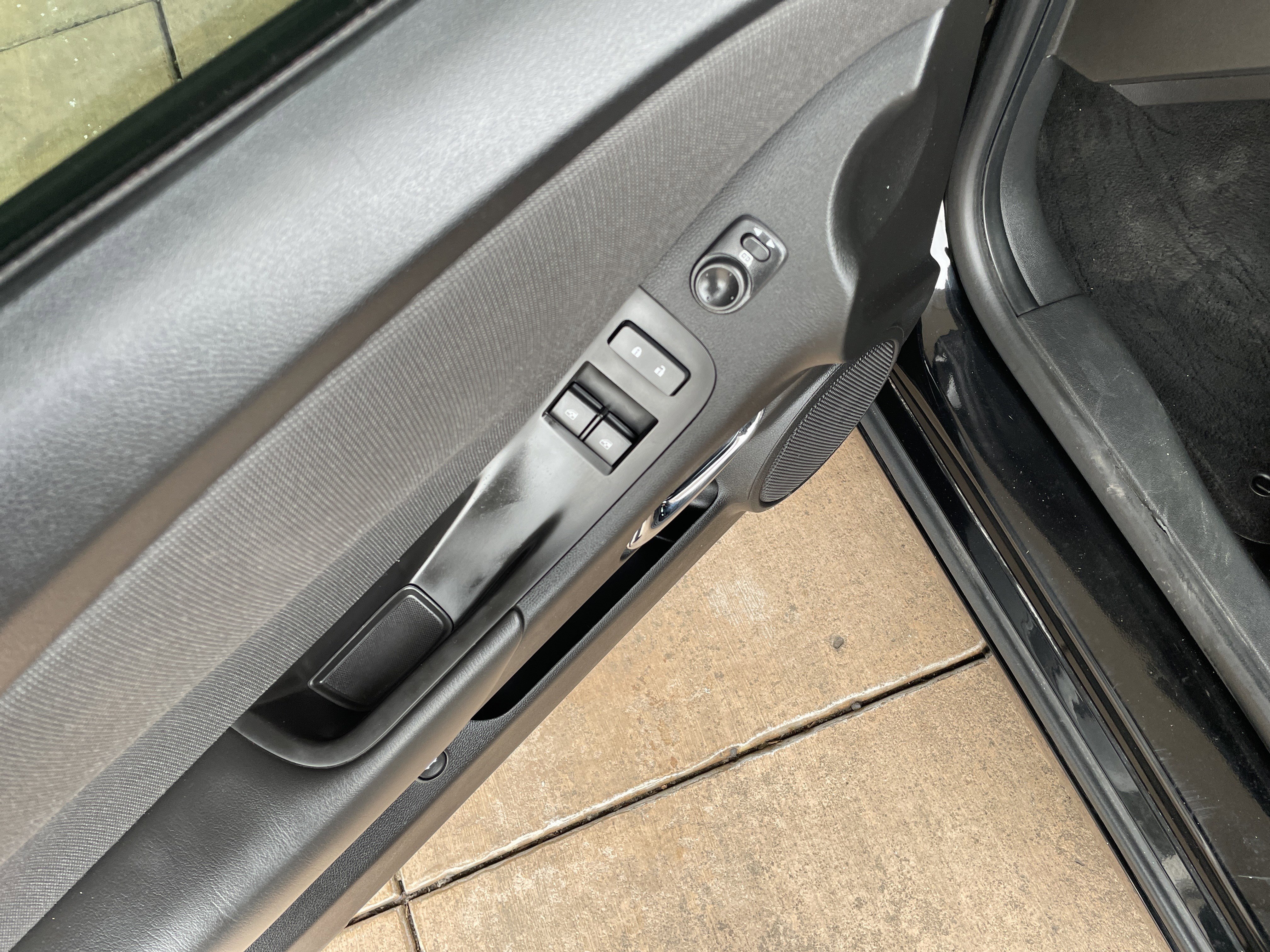 Used 2014 Chevrolet Camaro LT image 15