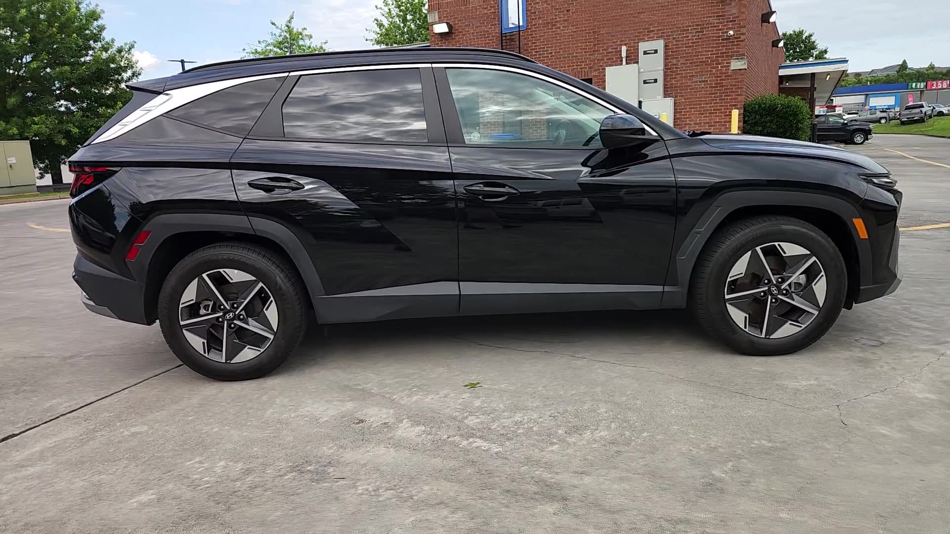 Used 2025 Hyundai Tucson SEL FWD image 8