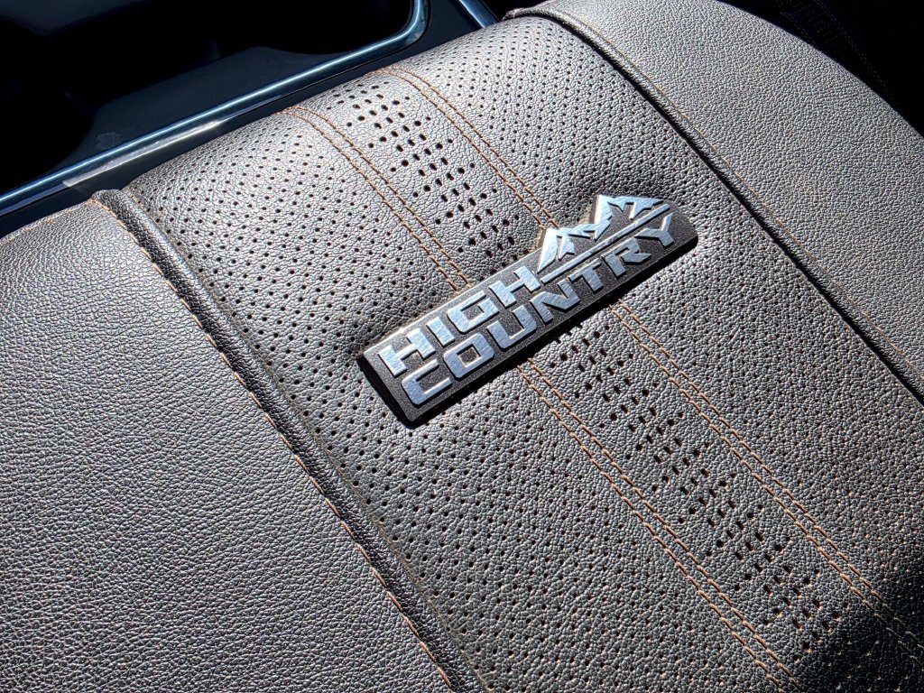Used 2025 Chevrolet Silverado 3500 High Country w/ High Country Premium Package AWD/4WD image 19