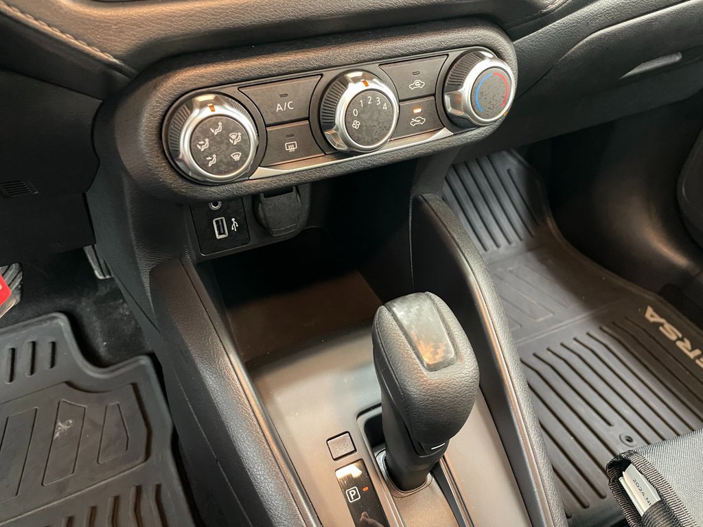 Used 2024 Nissan Versa S w/ Trunk Package image 28