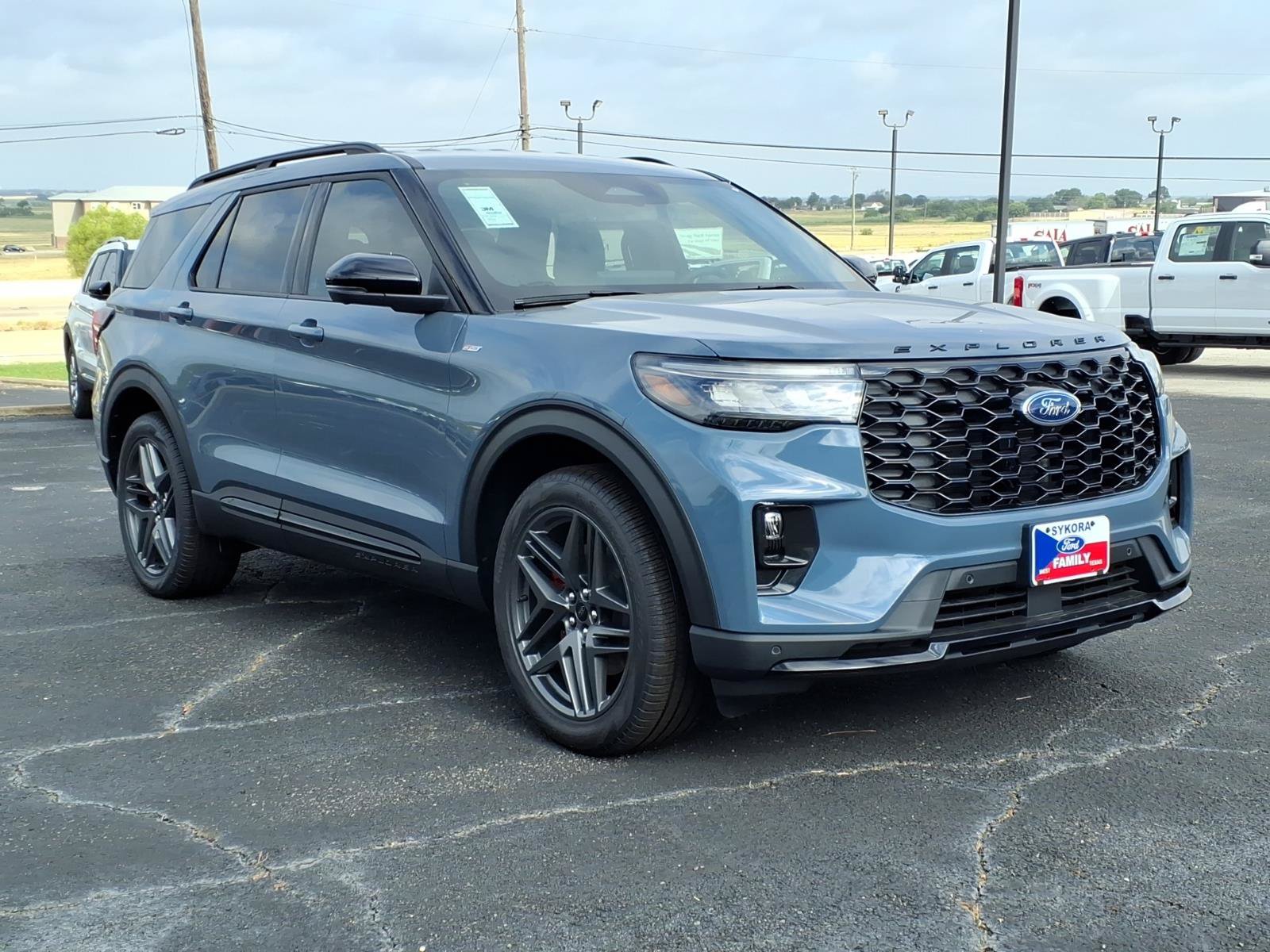 New 2026 Ford Explorer ST-Line w/ ST-Line Street Pack RWD image 3