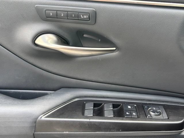 Used 2019 Lexus ES 350 w/ Accessory Package 2 FWD image 34