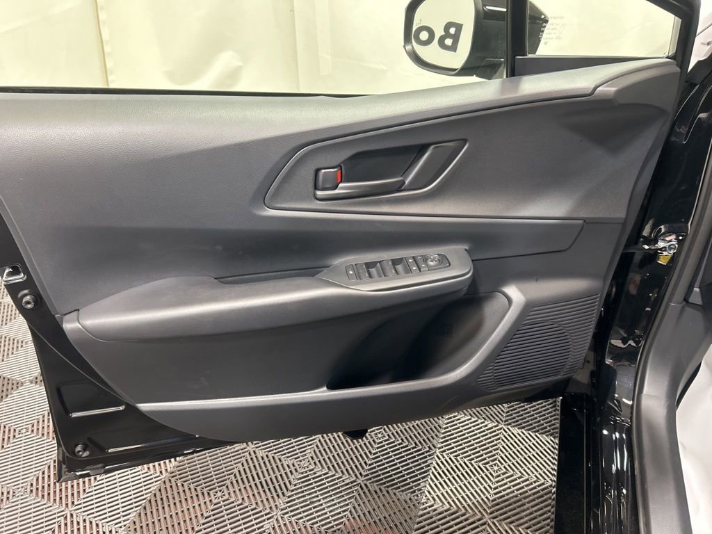 New 2026 Toyota Prius Plug-In Hybrid FWD image 23