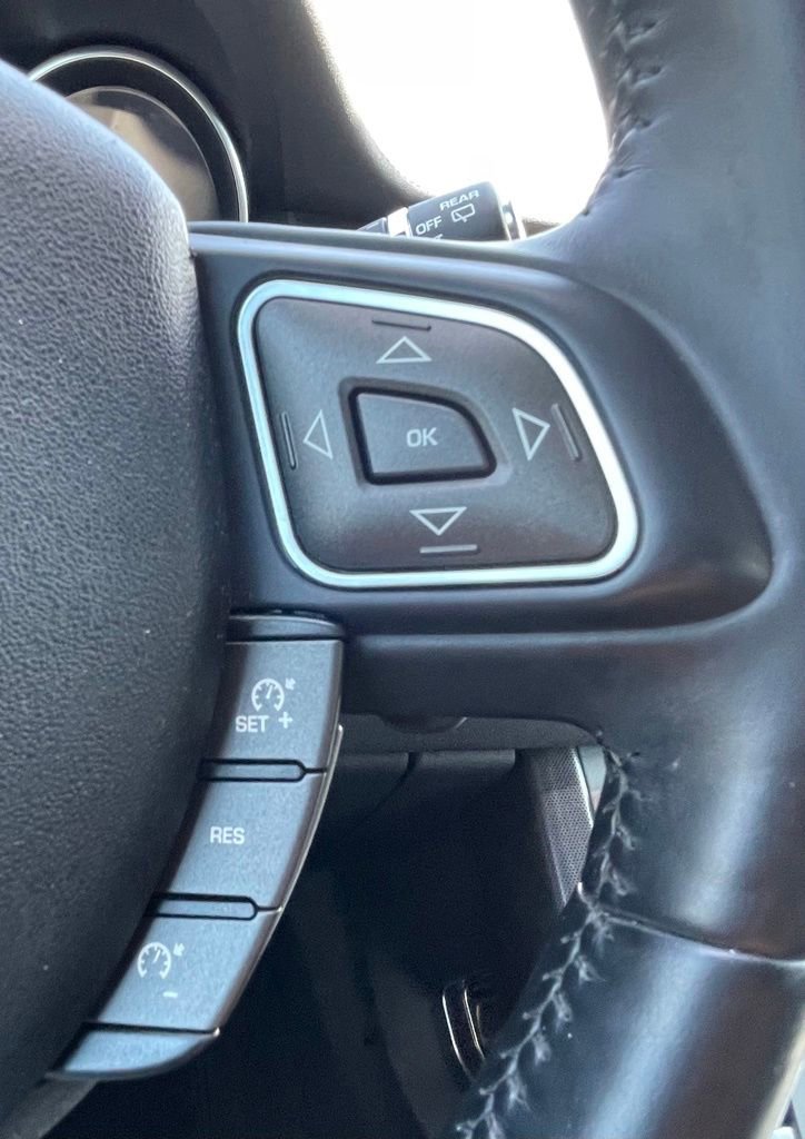 Used 2018 Land Rover Range Rover Evoque SE AWD/4WD image 24