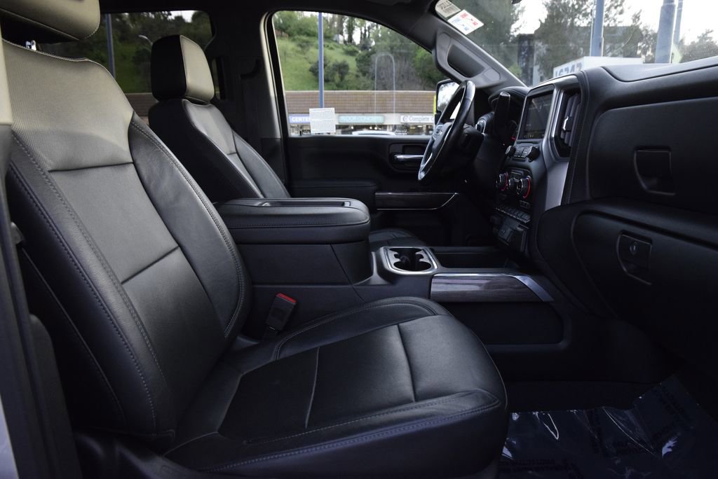 Used 2020 Chevrolet Silverado 2500 LTZ w/ LTZ Convenience Package image 17