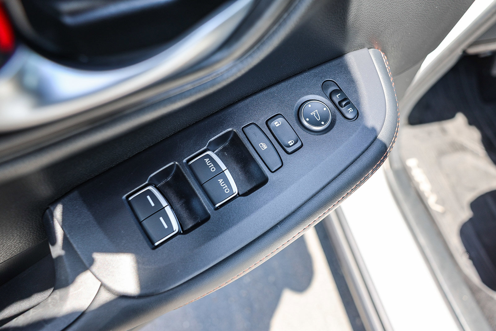 Certified 2025 Honda HR-V Sport image 11