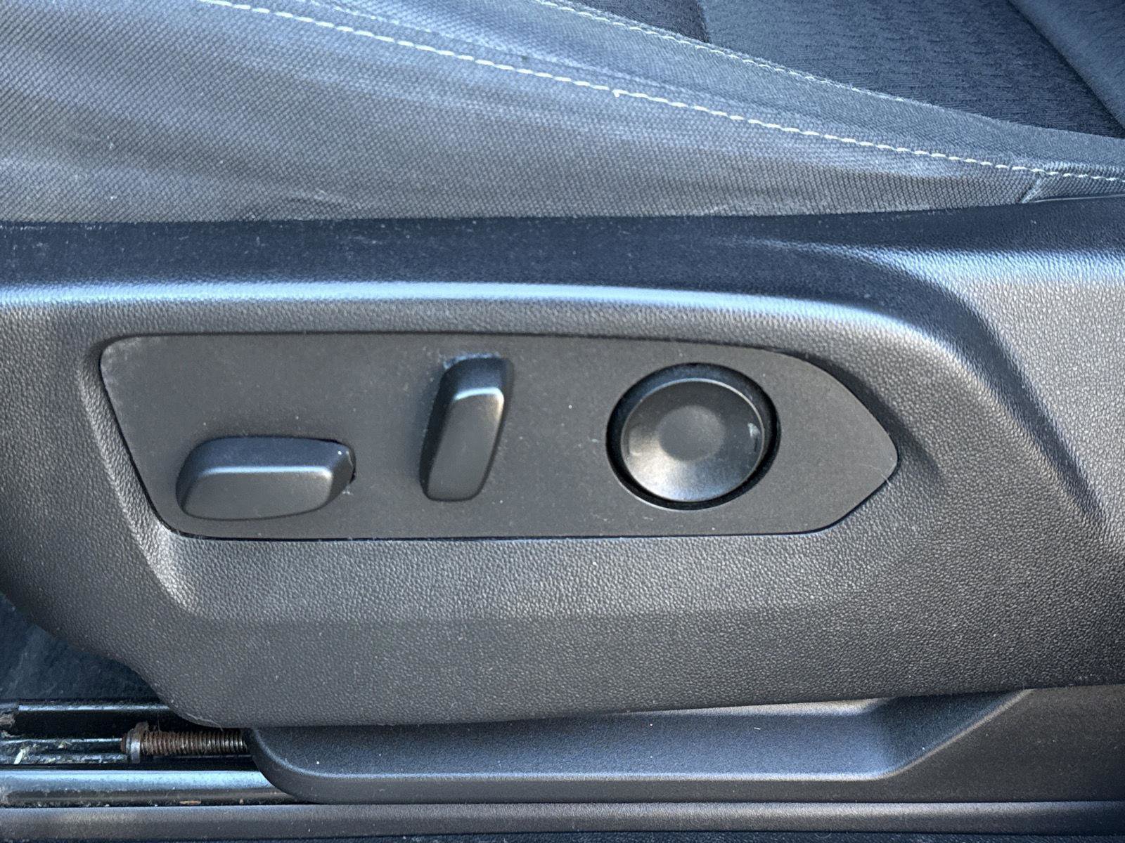 Used 2022 GMC Yukon SLE w/ Max Trailering Package image 17