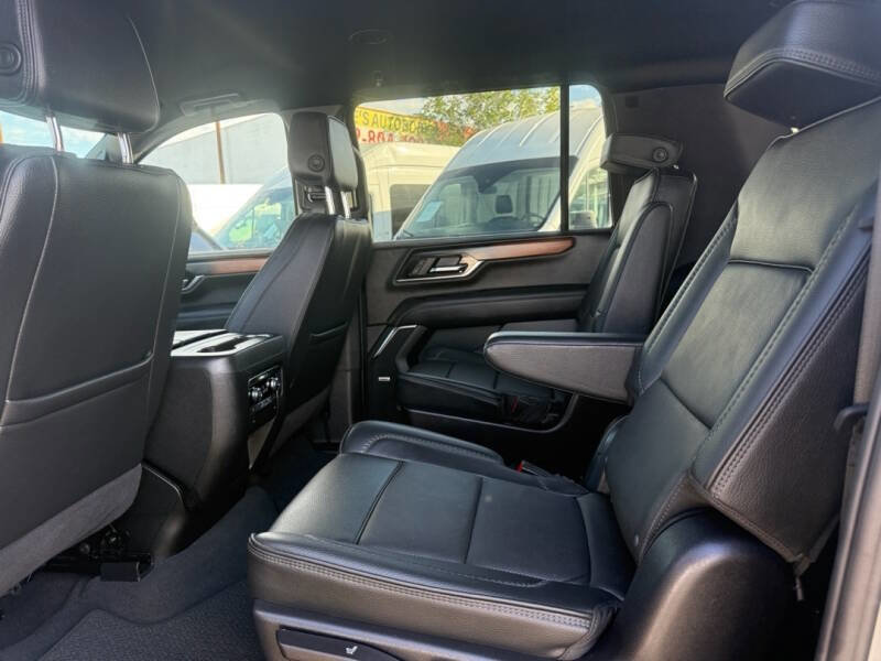 Used 2025 GMC Yukon XL Denali image 19