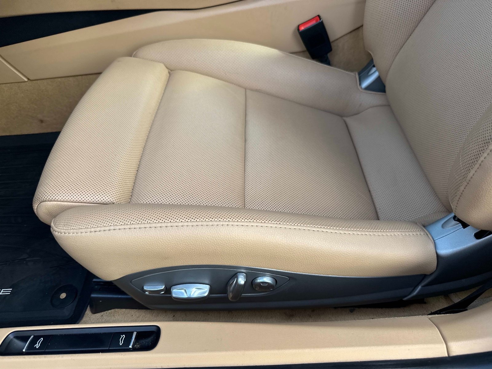 Used 2017 Porsche 911 Carrera 4 AWD/4WD image 32