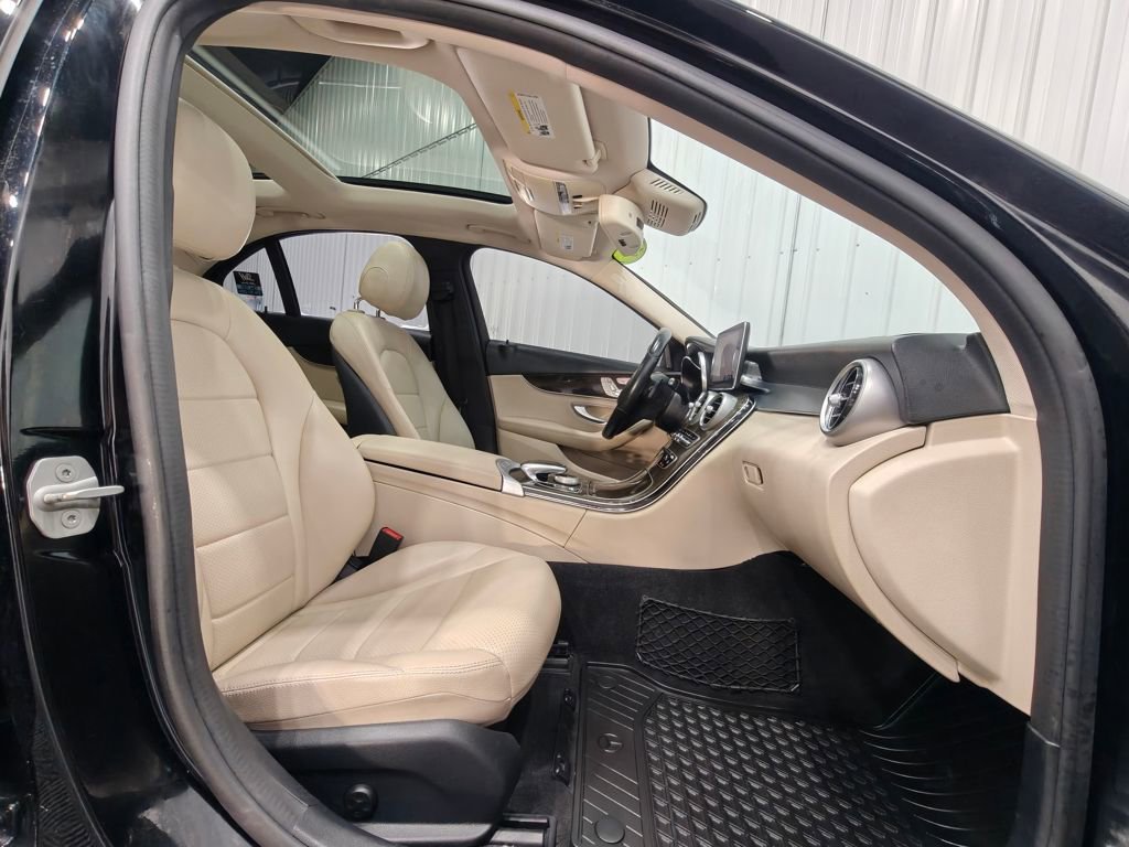 Used 2016 Mercedes-Benz C 300 4MATIC Sedan image 27