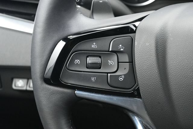 Used 2023 Buick Enclave Avenir w/ Avenir Technology Package AWD/4WD image 18