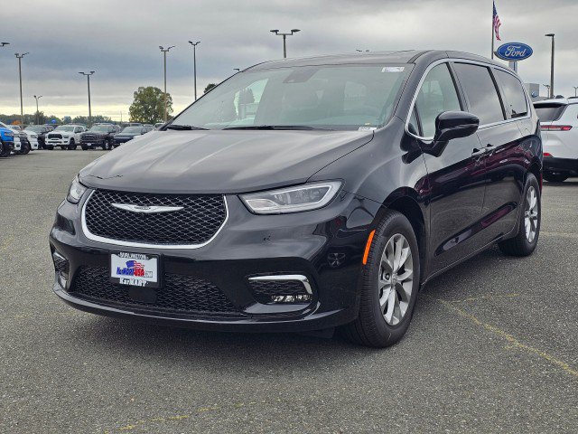 New 2026 Chrysler Pacifica Limited FWD image 7
